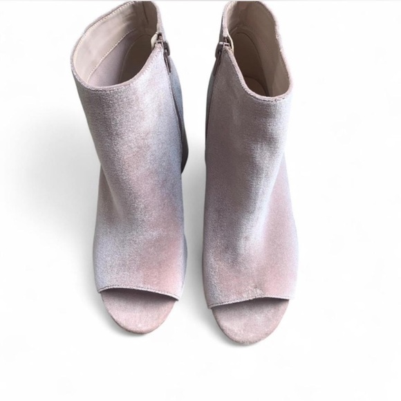 Nine West GalPal Velvet Peep-Toe Ankle Booties size 9.5 dusty blush pink - Picture 1 of 6